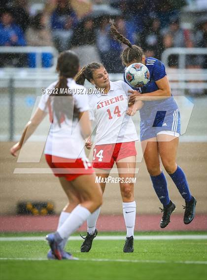 Thumbnail 3 in Rochester vs. Athens (MHSAA Division I Regional Final) photogallery.