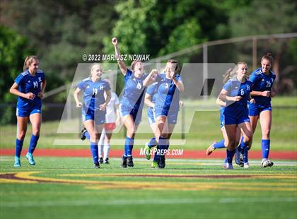 Thumbnail 2 in Rochester vs. Athens (MHSAA Division I Regional Final) photogallery.