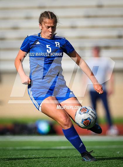 Thumbnail 3 in Rochester vs. Athens (MHSAA Division I Regional Final) photogallery.