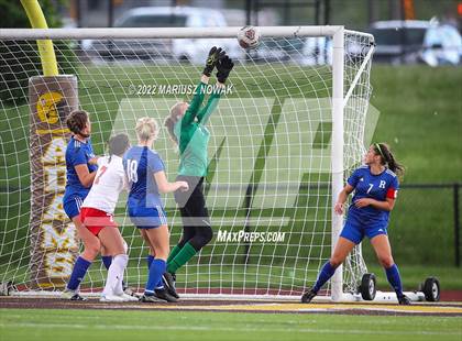 Thumbnail 2 in Rochester vs. Athens (MHSAA Division I Regional Final) photogallery.