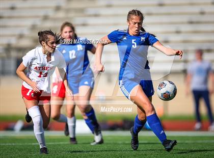 Thumbnail 2 in Rochester vs. Athens (MHSAA Division I Regional Final) photogallery.