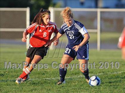 Thumbnail 2 in Muskego vs. Pius XI (Muskego Invite) photogallery.