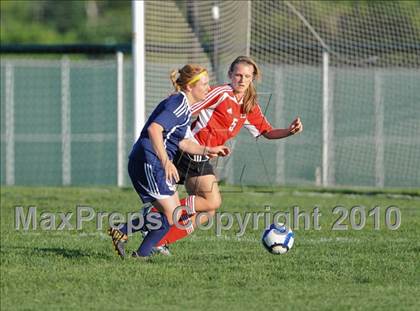 Thumbnail 3 in Muskego vs. Pius XI (Muskego Invite) photogallery.