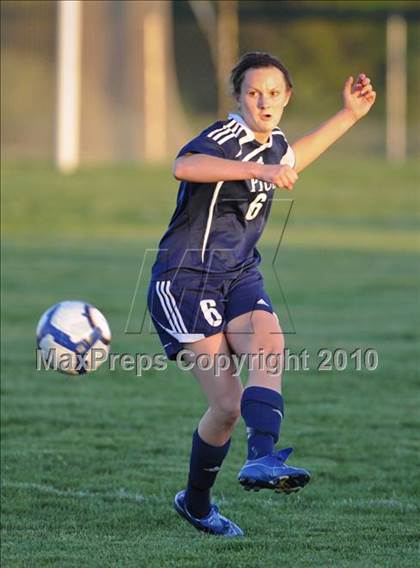 Thumbnail 2 in Muskego vs. Pius XI (Muskego Invite) photogallery.