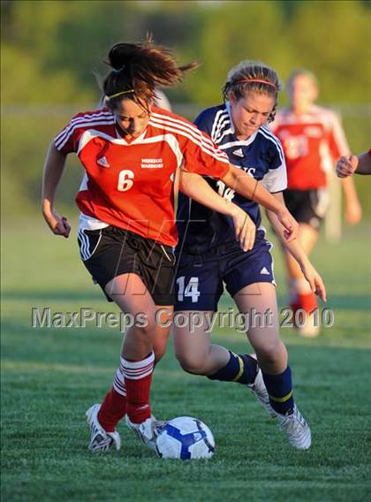 Thumbnail 2 in Muskego vs. Pius XI (Muskego Invite) photogallery.