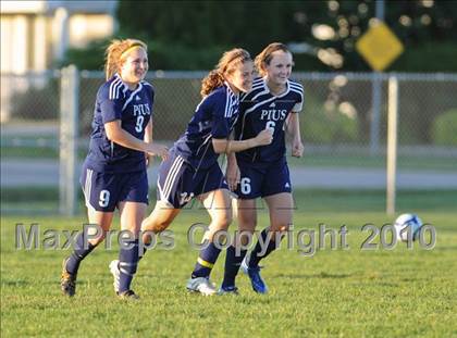 Thumbnail 2 in Muskego vs. Pius XI (Muskego Invite) photogallery.
