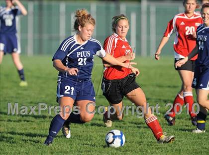 Thumbnail 1 in Muskego vs. Pius XI (Muskego Invite) photogallery.