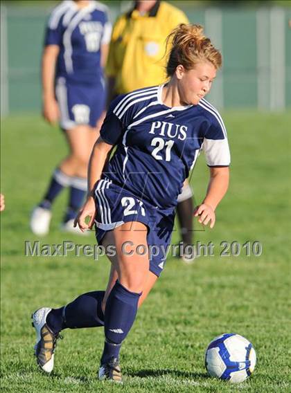 Thumbnail 1 in Muskego vs. Pius XI (Muskego Invite) photogallery.