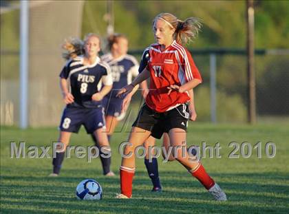 Thumbnail 1 in Muskego vs. Pius XI (Muskego Invite) photogallery.