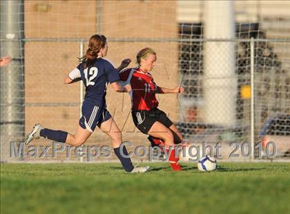 Thumbnail 2 in Muskego vs. Pius XI (Muskego Invite) photogallery.