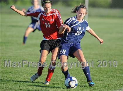 Thumbnail 2 in Muskego vs. Pius XI (Muskego Invite) photogallery.