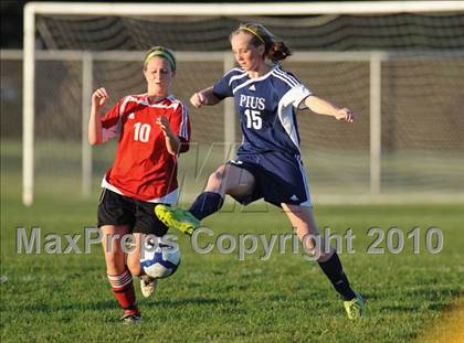 Thumbnail 3 in Muskego vs. Pius XI (Muskego Invite) photogallery.