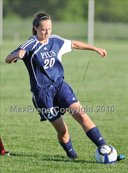 Thumbnail 2 in Muskego vs. Pius XI (Muskego Invite) photogallery.