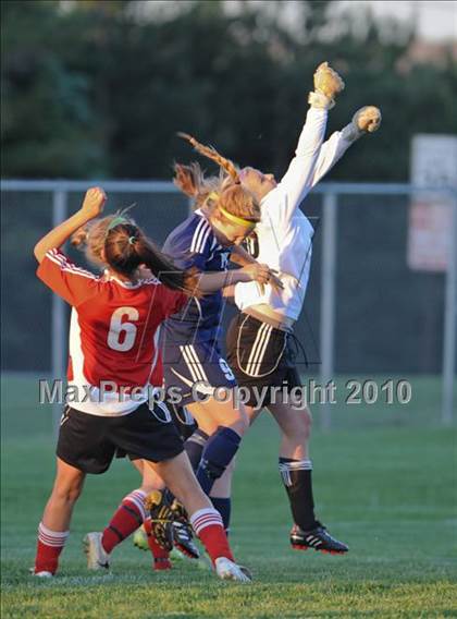 Thumbnail 3 in Muskego vs. Pius XI (Muskego Invite) photogallery.