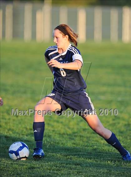 Thumbnail 2 in Muskego vs. Pius XI (Muskego Invite) photogallery.