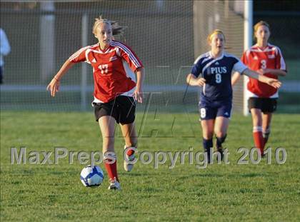 Thumbnail 3 in Muskego vs. Pius XI (Muskego Invite) photogallery.