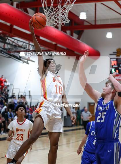 Thumbnail 1 in Erath vs. Brusly (LHSAA Div II Non-Select Bi-District) photogallery.