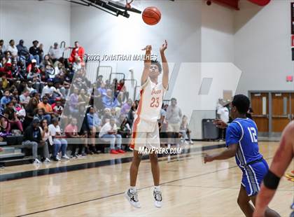 Thumbnail 1 in Erath vs. Brusly (LHSAA Div II Non-Select Bi-District) photogallery.