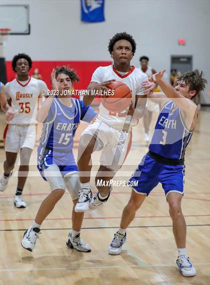 Thumbnail 1 in Erath vs. Brusly (LHSAA Div II Non-Select Bi-District) photogallery.