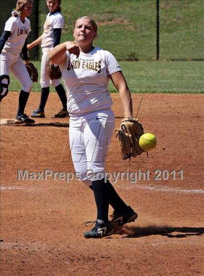 Thumbnail 2 in Seymour vs Coalfield photogallery.