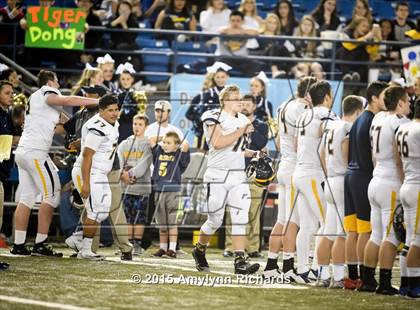 Thumbnail 2 in Bellevue vs Bishop Blanchard (WIAA 3A Semifinal) photogallery.