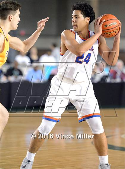 Thumbnail 2 in Rainier Beach vs O'Dea (WIAA 3A Final)  photogallery.