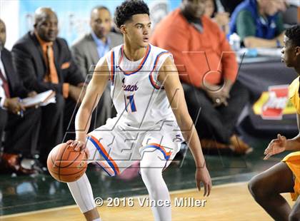 Thumbnail 3 in Rainier Beach vs O'Dea (WIAA 3A Final)  photogallery.