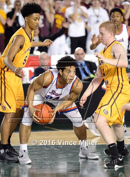 Thumbnail 2 in Rainier Beach vs O'Dea (WIAA 3A Final)  photogallery.