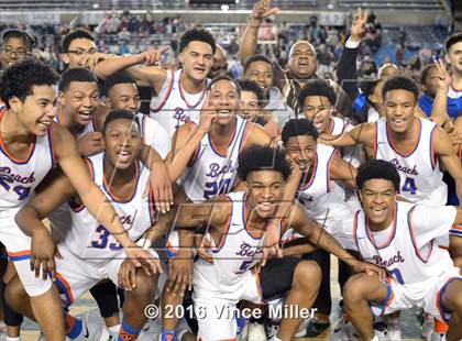 Thumbnail 2 in Rainier Beach vs O'Dea (WIAA 3A Final)  photogallery.