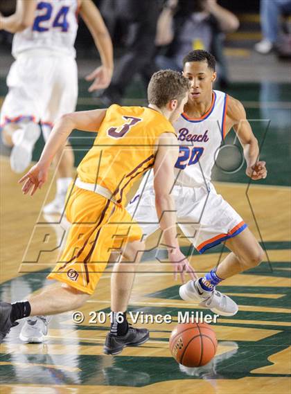Thumbnail 3 in Rainier Beach vs O'Dea (WIAA 3A Final)  photogallery.