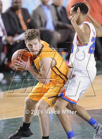 Thumbnail 3 in Rainier Beach vs O'Dea (WIAA 3A Final)  photogallery.