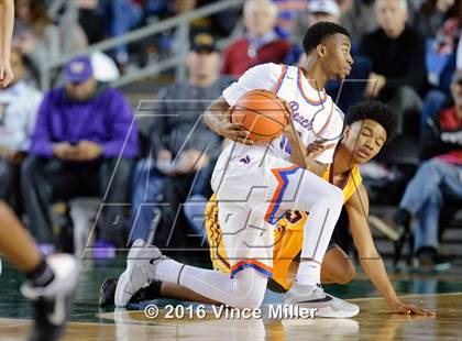 Thumbnail 3 in Rainier Beach vs O'Dea (WIAA 3A Final)  photogallery.
