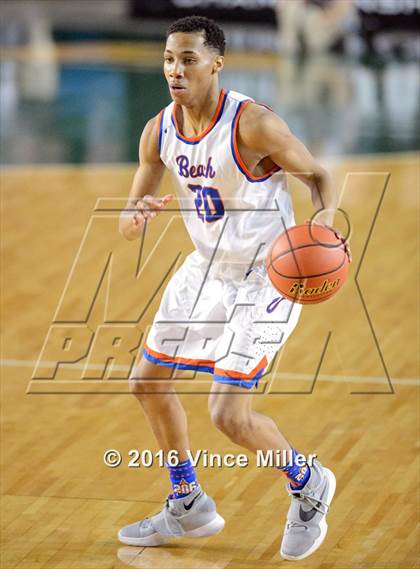 Thumbnail 2 in Rainier Beach vs O'Dea (WIAA 3A Final)  photogallery.