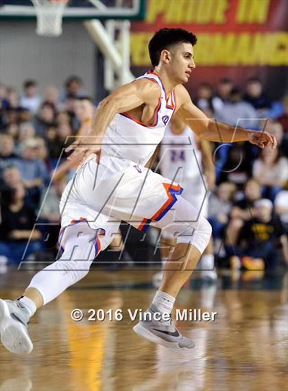 Thumbnail 2 in Rainier Beach vs O'Dea (WIAA 3A Final)  photogallery.