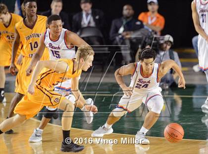 Thumbnail 1 in Rainier Beach vs O'Dea (WIAA 3A Final)  photogallery.