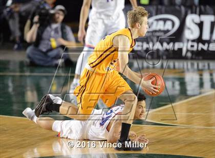 Thumbnail 1 in Rainier Beach vs O'Dea (WIAA 3A Final)  photogallery.
