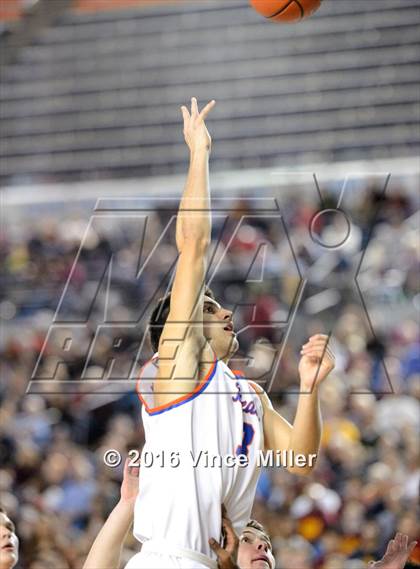 Thumbnail 3 in Rainier Beach vs O'Dea (WIAA 3A Final)  photogallery.