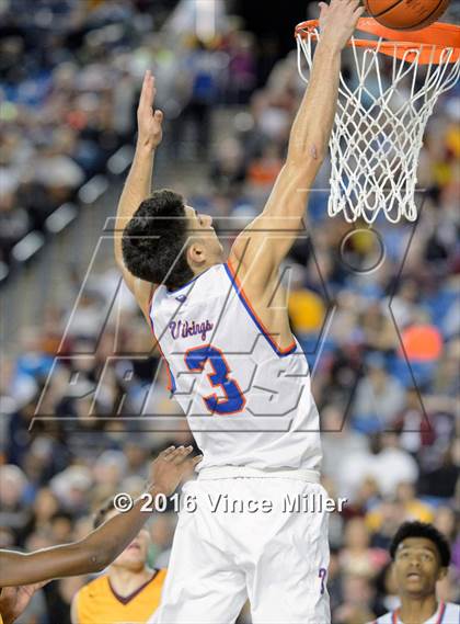 Thumbnail 2 in Rainier Beach vs O'Dea (WIAA 3A Final)  photogallery.