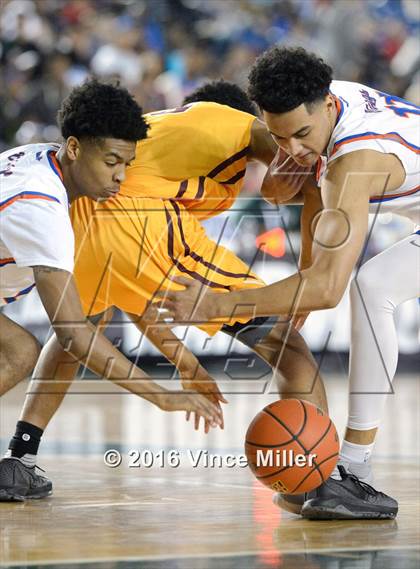 Thumbnail 2 in Rainier Beach vs O'Dea (WIAA 3A Final)  photogallery.