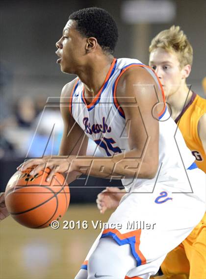 Thumbnail 3 in Rainier Beach vs O'Dea (WIAA 3A Final)  photogallery.