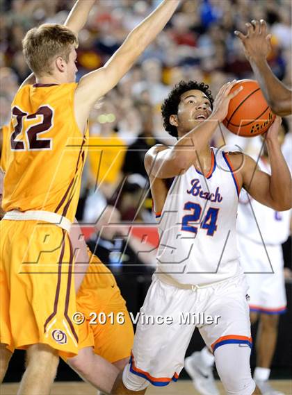 Thumbnail 3 in Rainier Beach vs O'Dea (WIAA 3A Final)  photogallery.