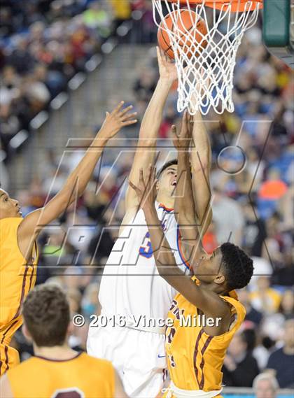 Thumbnail 2 in Rainier Beach vs O'Dea (WIAA 3A Final)  photogallery.