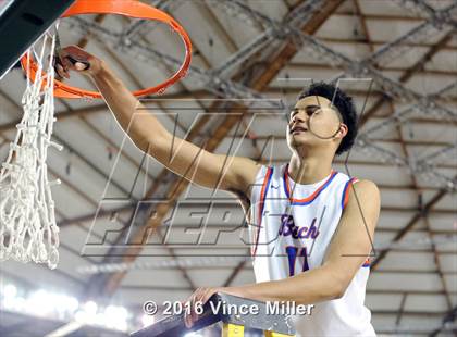 Thumbnail 3 in Rainier Beach vs O'Dea (WIAA 3A Final)  photogallery.