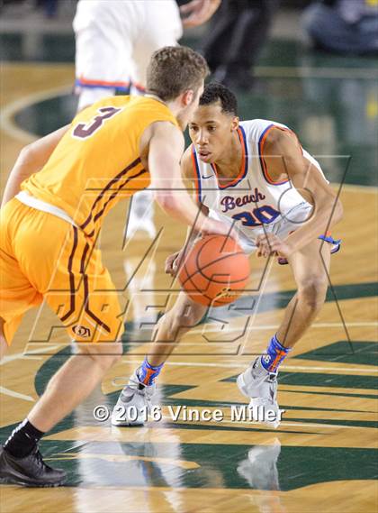Thumbnail 2 in Rainier Beach vs O'Dea (WIAA 3A Final)  photogallery.