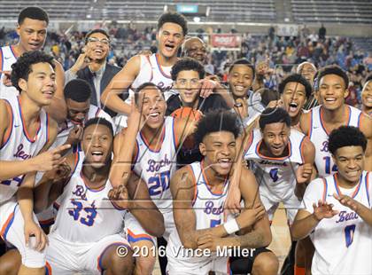 Thumbnail 1 in Rainier Beach vs O'Dea (WIAA 3A Final)  photogallery.