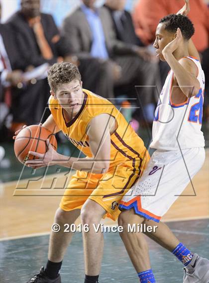 Thumbnail 1 in Rainier Beach vs O'Dea (WIAA 3A Final)  photogallery.