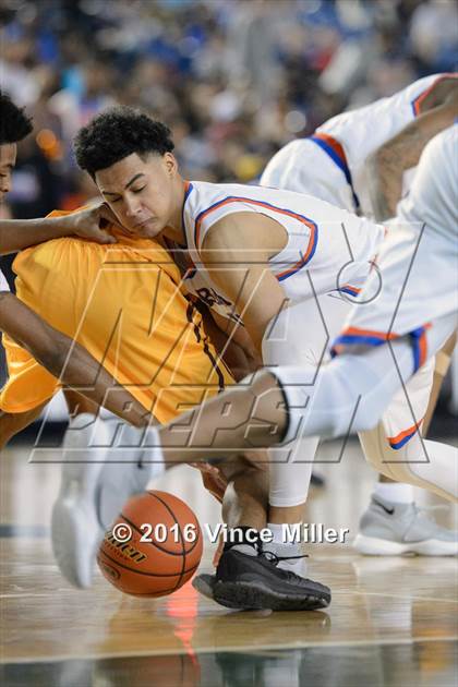 Thumbnail 3 in Rainier Beach vs O'Dea (WIAA 3A Final)  photogallery.