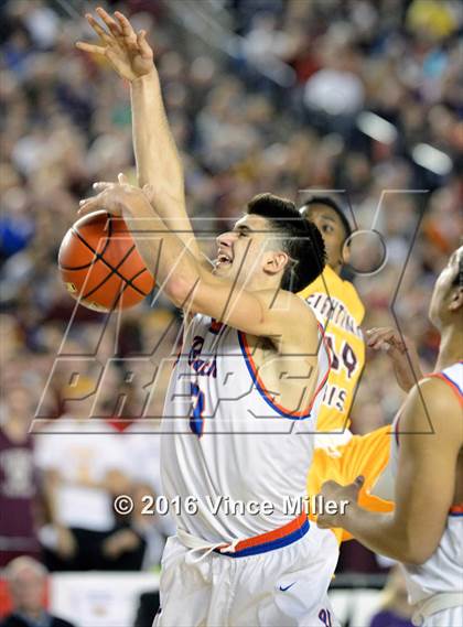 Thumbnail 2 in Rainier Beach vs O'Dea (WIAA 3A Final)  photogallery.
