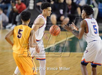 Thumbnail 2 in Rainier Beach vs O'Dea (WIAA 3A Final)  photogallery.