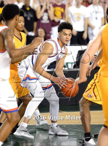 Thumbnail 2 in Rainier Beach vs O'Dea (WIAA 3A Final)  photogallery.